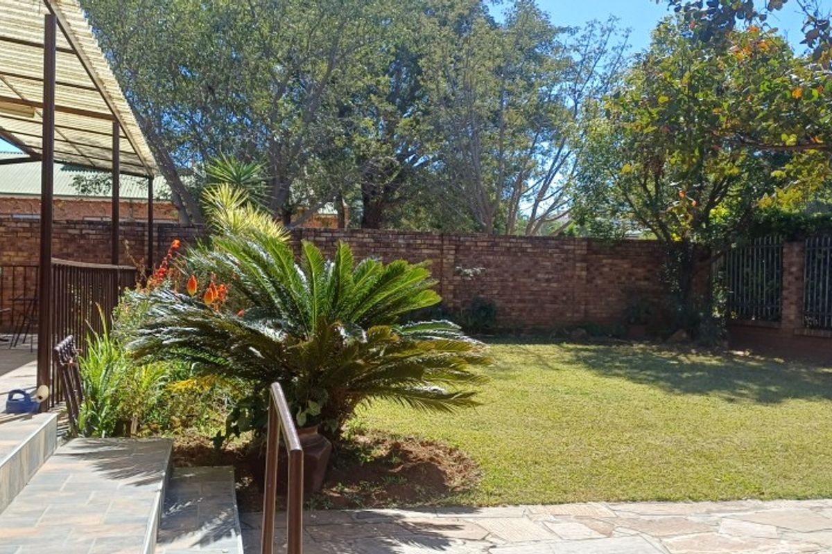 4 Bedroom Family Home with Flatlet in Jinnah Park, Bela-Bela - Photo 2