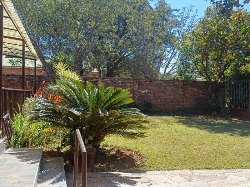 4 Bedroom Family Home with Flatlet in Jinnah Park, Bela-Bela - Photo 2