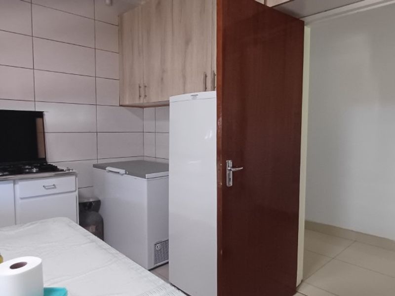 4 Bedroom Family Home with Flatlet in Jinnah Park, Bela-Bela - Photo 7