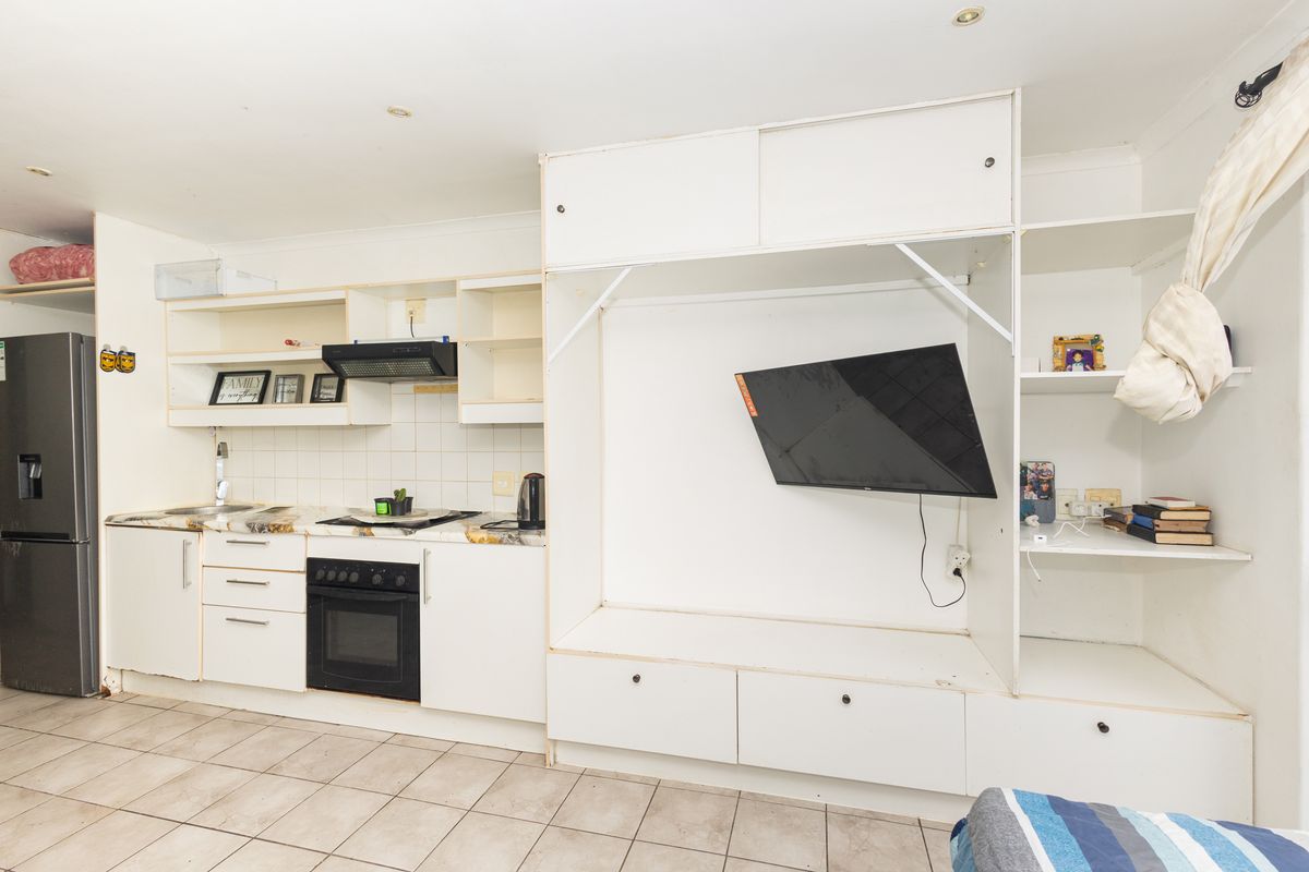 Studio Apartment For Sale in Goodwood - Photo 4