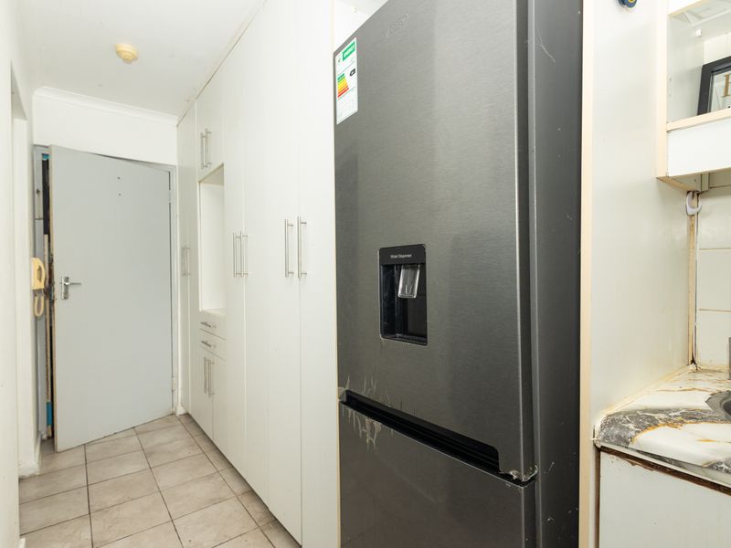 Studio Apartment For Sale in Goodwood - Photo 5