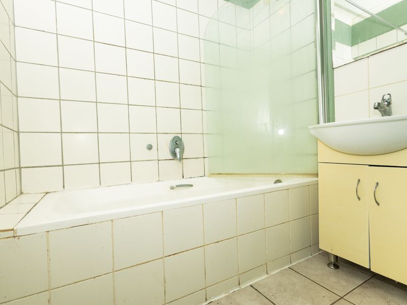 Studio Apartment For Sale in Goodwood - Photo 9