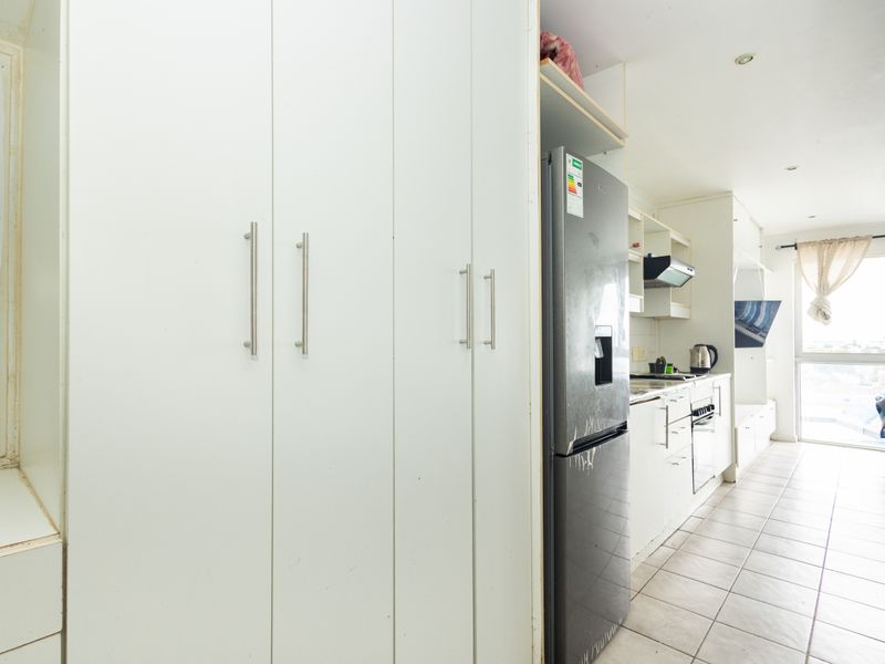 Studio Apartment For Sale in Goodwood - Photo 8