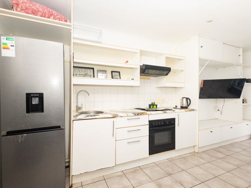 Studio Apartment For Sale in Goodwood - Photo 7
