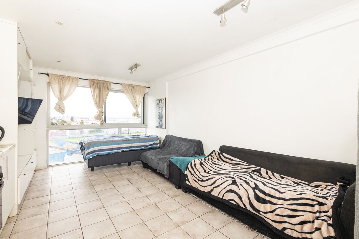 Studio Apartment For Sale in Goodwood - Photo 2
