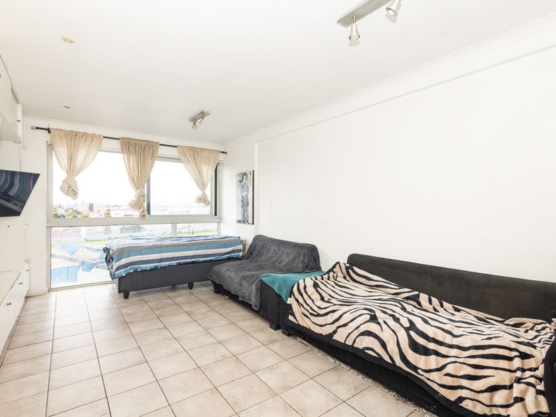 Studio Apartment For Sale in Goodwood - Photo 2