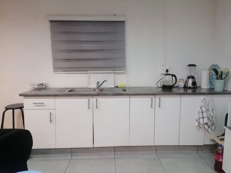 Solid 2 bedroom home in Kwanonqaba with modern touches and amenities - Photo 9
