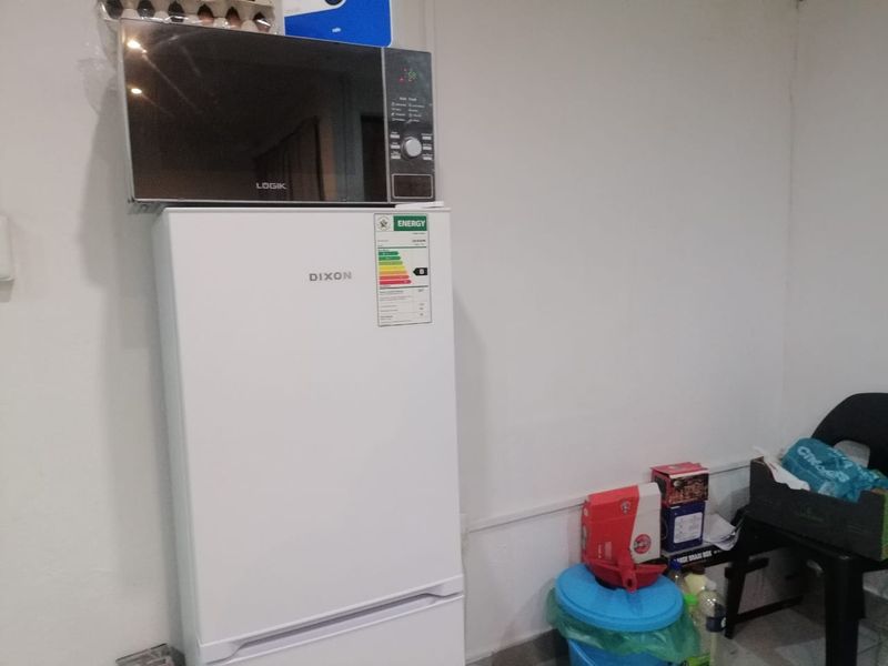 Solid 2 bedroom home in Kwanonqaba with modern touches and amenities - Photo 7