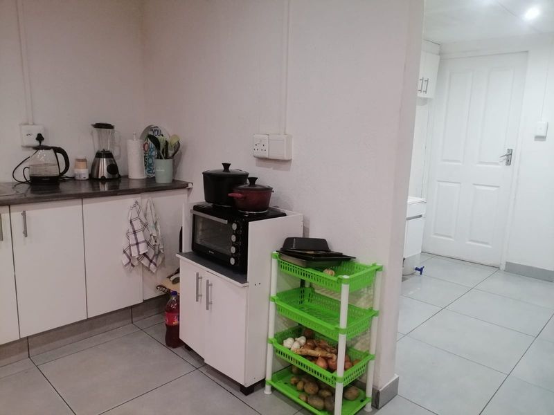 Solid 2 bedroom home in Kwanonqaba with modern touches and amenities - Photo 10