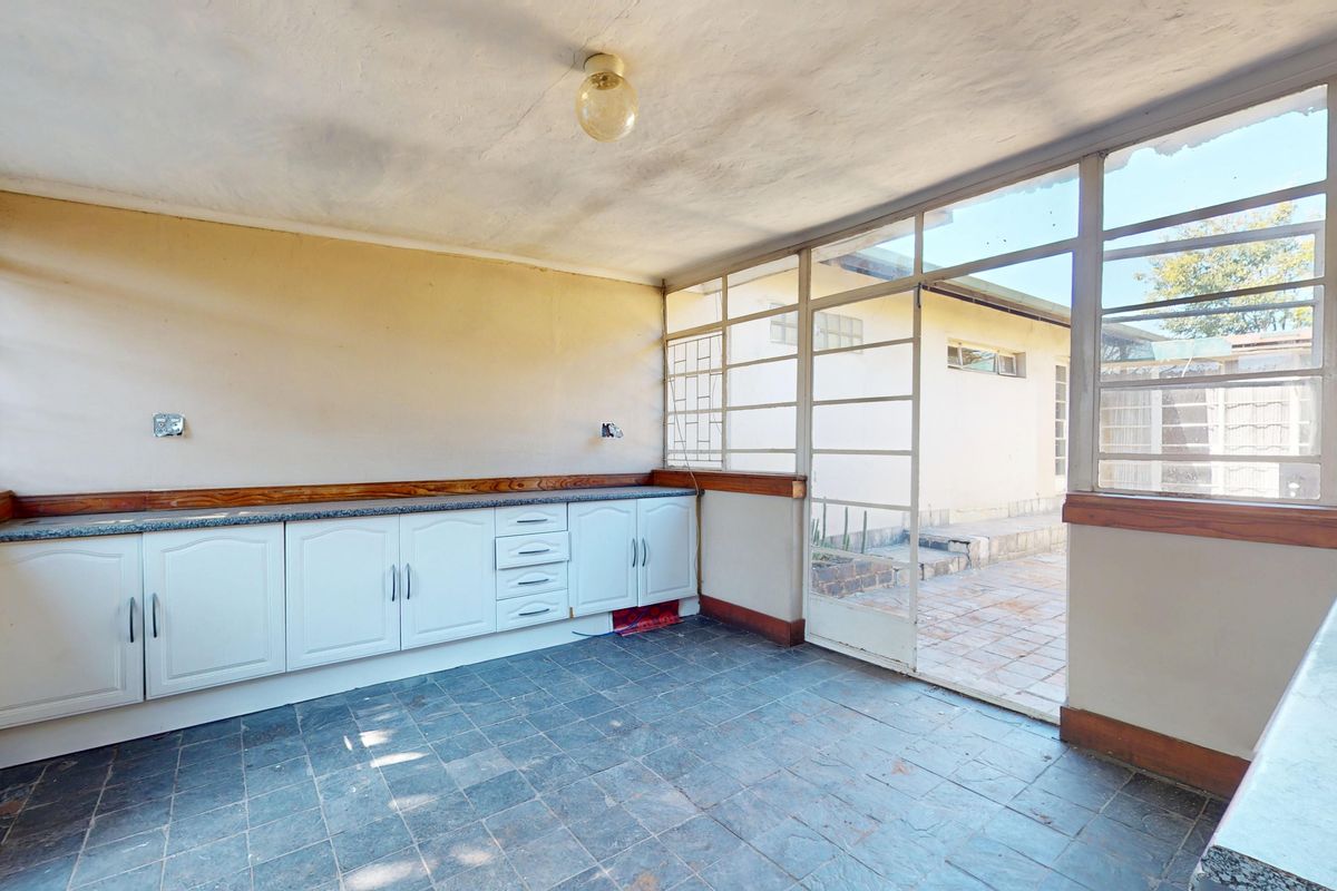 Live Luxury Non-Distressed Auction. Starting Bid from R800 000.00 - Photo 4
