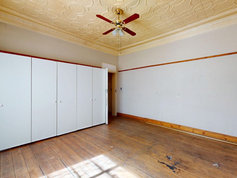 Live Luxury Non-Distressed Auction. Starting Bid from R800 000.00 - Photo 10