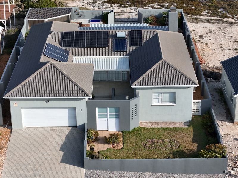 SPACIOUS 4 BEDROOM LONG-TERM RENTAL IN OCEAN VIEW HEIGHTS, STRUISBAAI - Photo 1