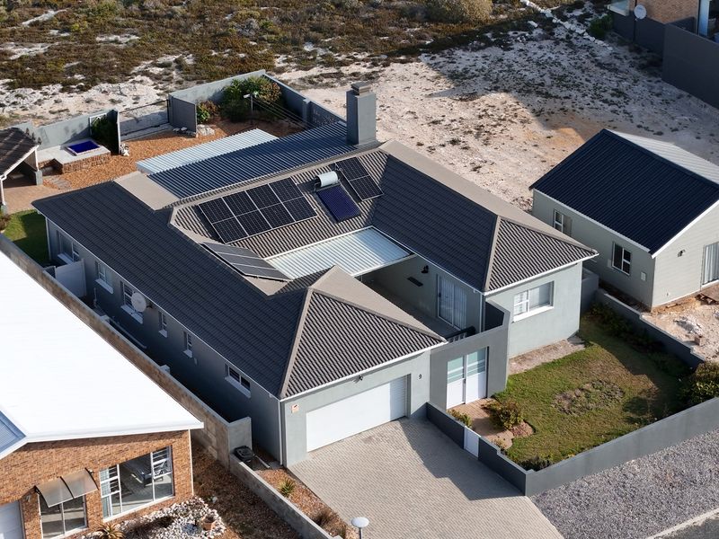 SPACIOUS 4 BEDROOM LONG-TERM RENTAL IN OCEAN VIEW HEIGHTS, STRUISBAAI - Photo 5