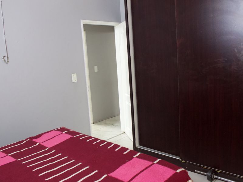 Modern 2 Bedroom Apartment in Glen Marais - Photo 6