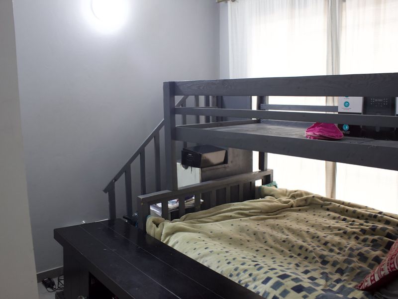 Modern 2 Bedroom Apartment in Glen Marais - Photo 8