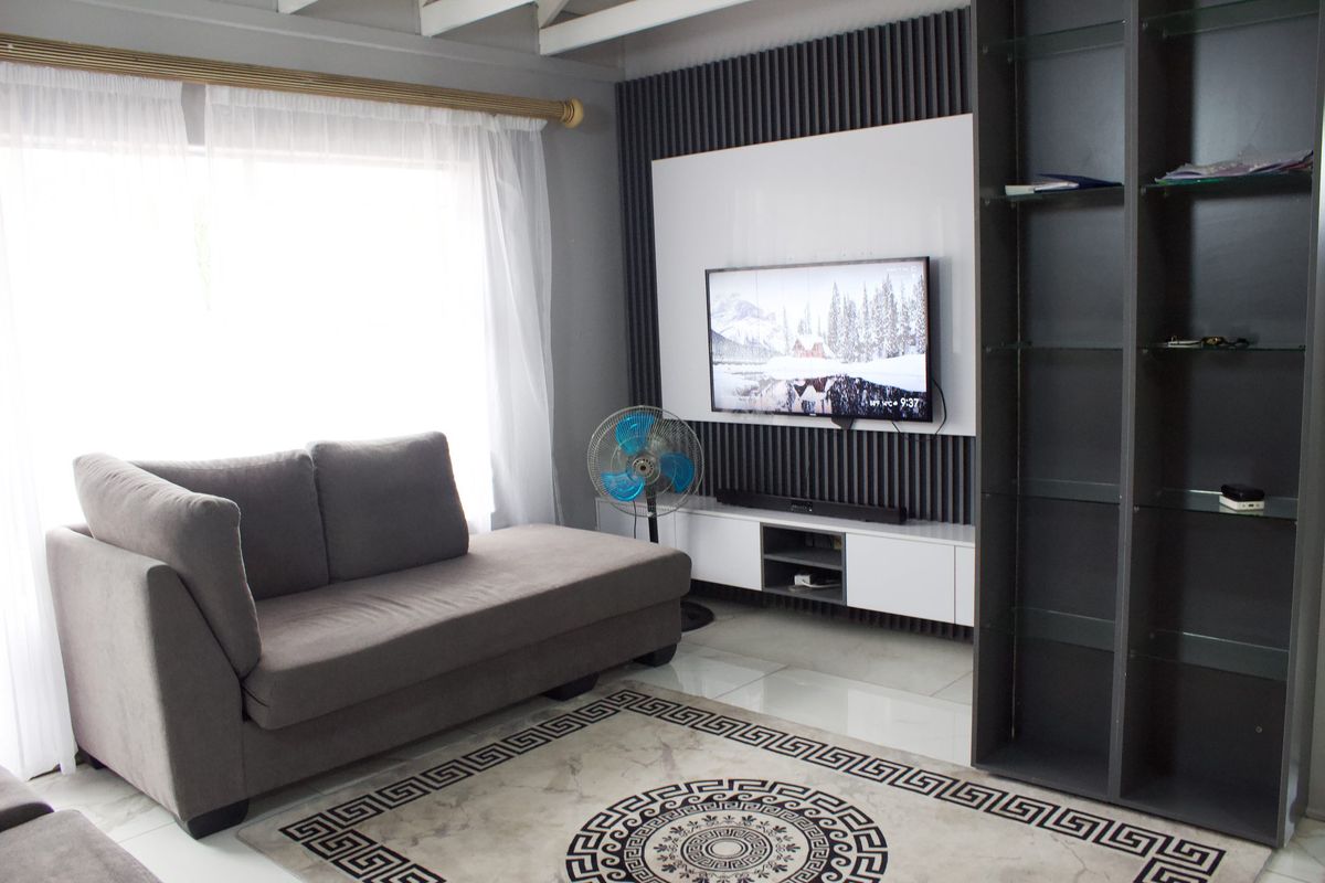 Modern 2 Bedroom Apartment in Glen Marais - Photo 2