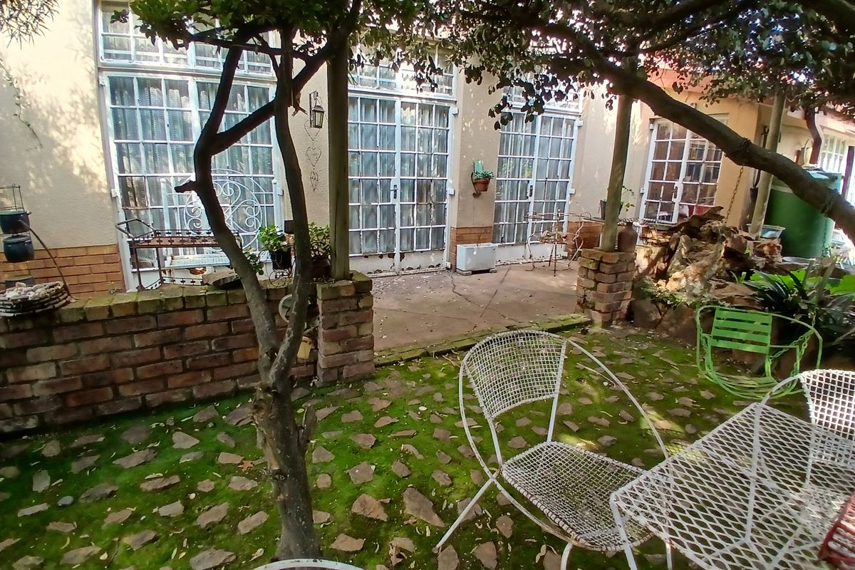Space, Comfort, and Convenience: Your Selcourt Sanctuary - Photo 3