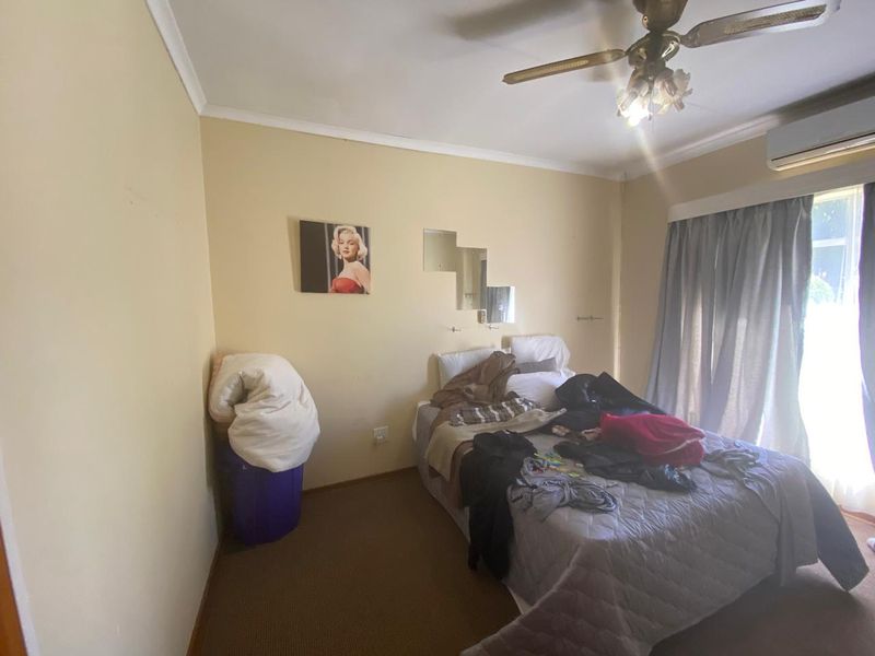 Spacious 4-bedroom Freehold home in Vanderbijlpark SE 2, perfect for family living and entertaining - Photo 10