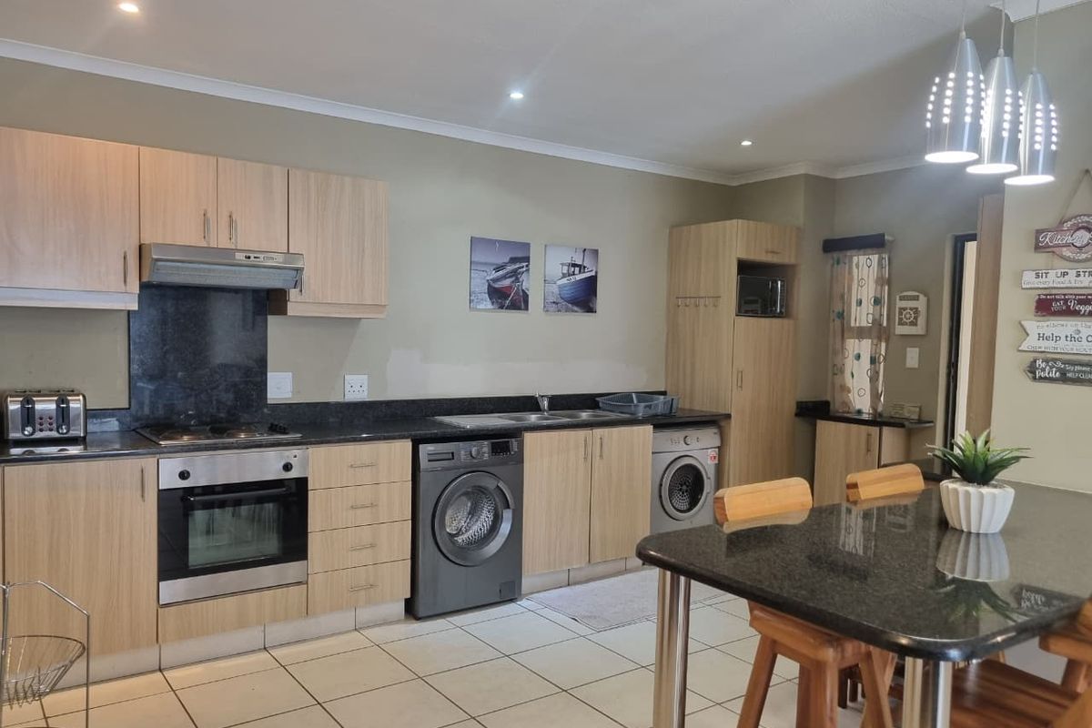 Coastal Comfort in Illovo Beach - Photo 3