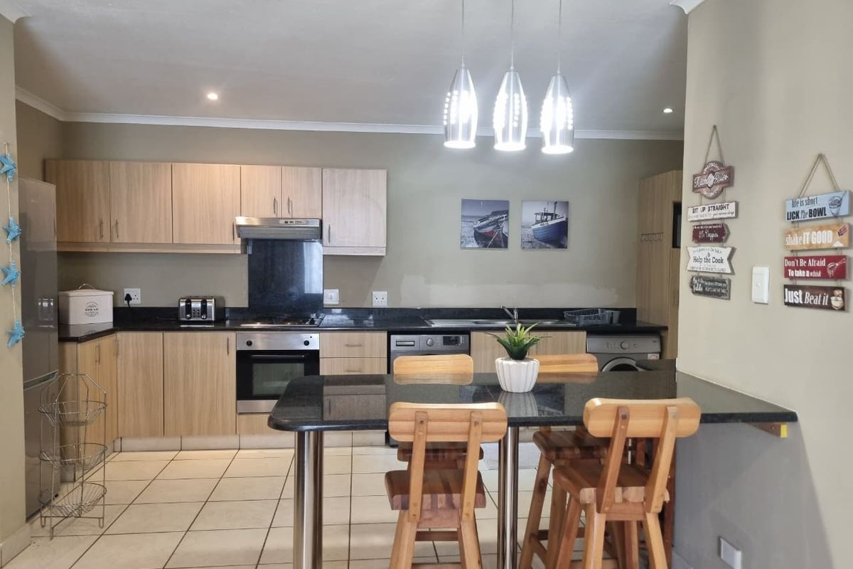 Coastal Comfort in Illovo Beach - Photo 2