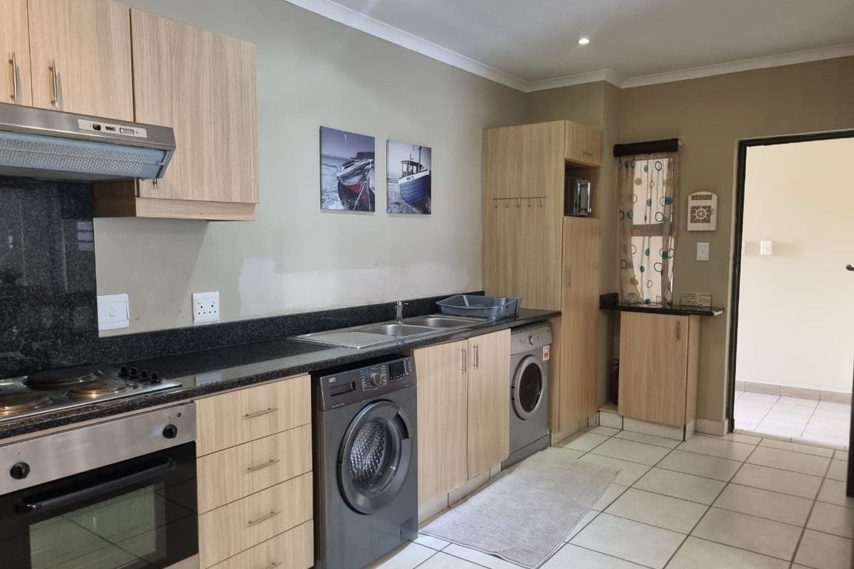 Coastal Comfort in Illovo Beach - Photo 4