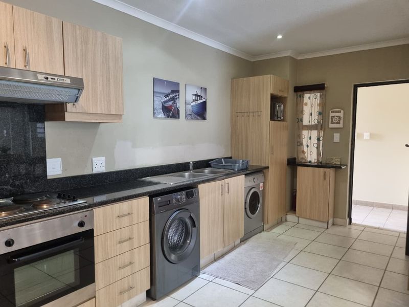 Coastal Comfort in Illovo Beach - Photo 4