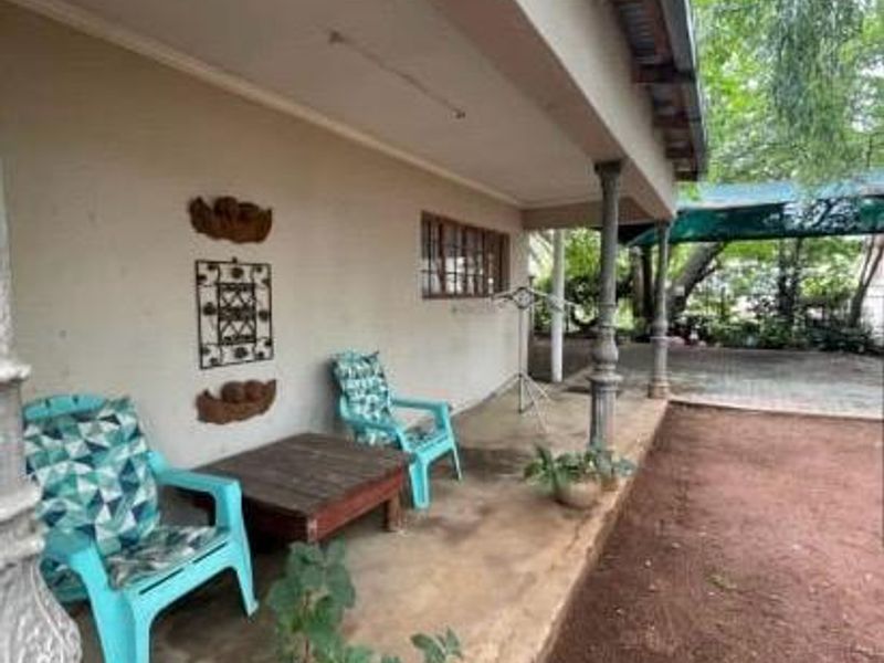 Neat 2-Bedroom Home with Open-Plan Living - Photo 1
