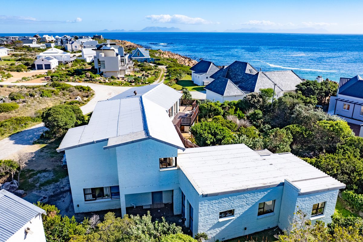 6 Bedroom Point Property in Pringle Bay for Sale - Photo 2