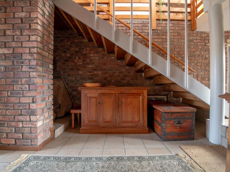 6 Bedroom Point Property in Pringle Bay for Sale - Photo 5