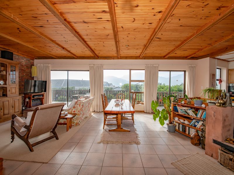 6 Bedroom Point Property in Pringle Bay for Sale - Photo 7