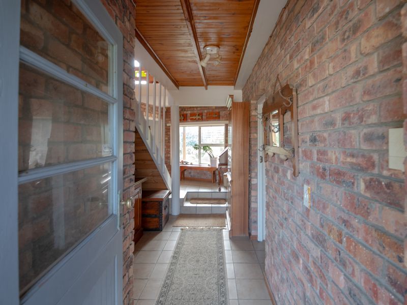 6 Bedroom Point Property in Pringle Bay for Sale - Photo 6