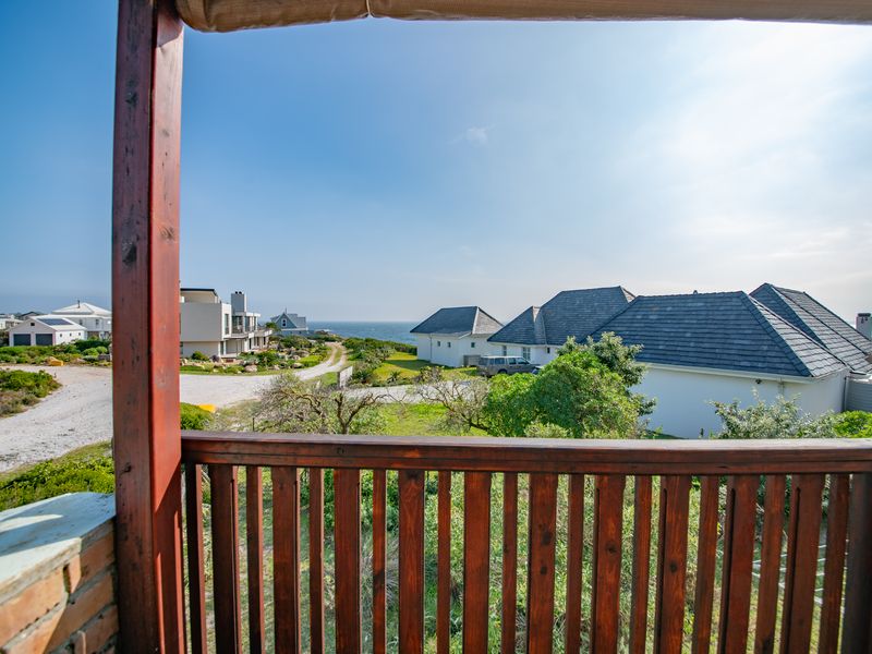 6 Bedroom Point Property in Pringle Bay for Sale - Photo 4