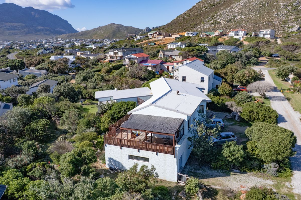 6 Bedroom Point Property in Pringle Bay for Sale - Photo 3