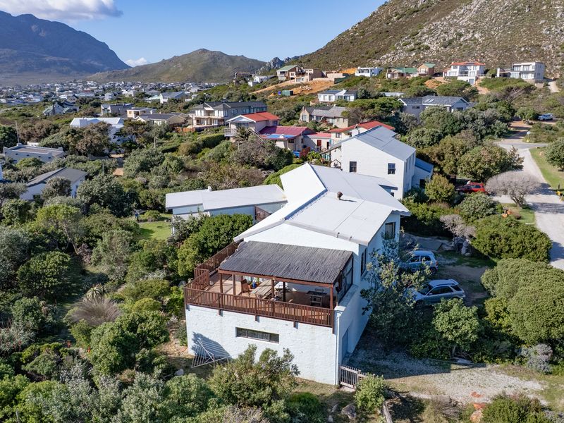 6 Bedroom Point Property in Pringle Bay for Sale - Photo 3