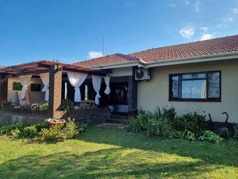 Spacious 3 Bedroom Family Home with cottage - Photo 2
