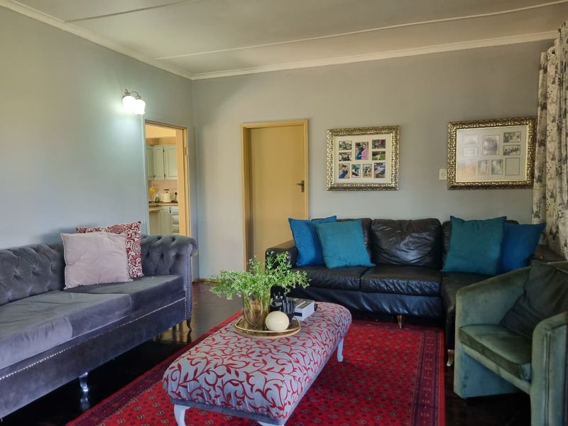 Spacious 3 Bedroom Family Home with cottage - Photo 9