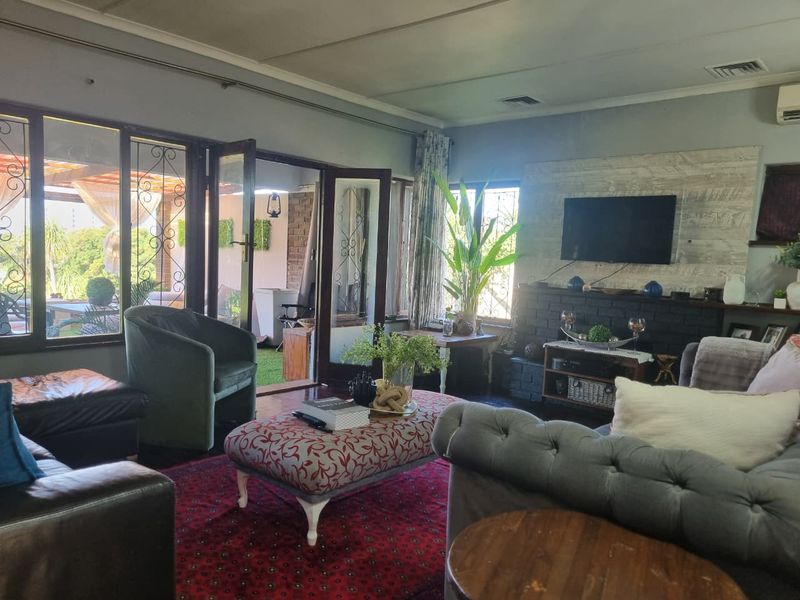 Spacious 3 Bedroom Family Home with cottage - Photo 7