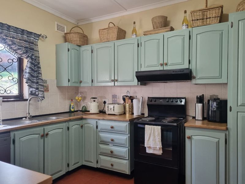 Spacious 3 Bedroom Family Home with cottage - Photo 4
