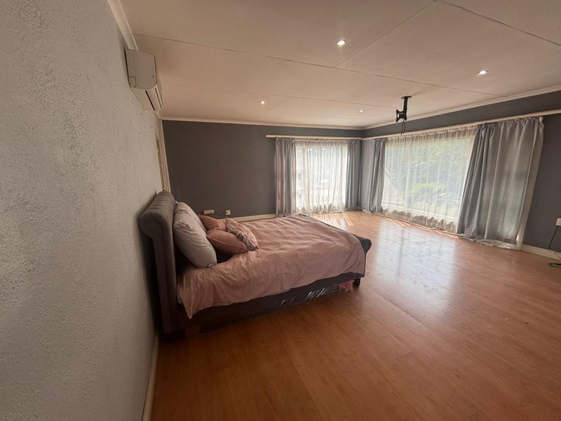 Spacious 4-bedroom, 3-bath home. - Photo 10