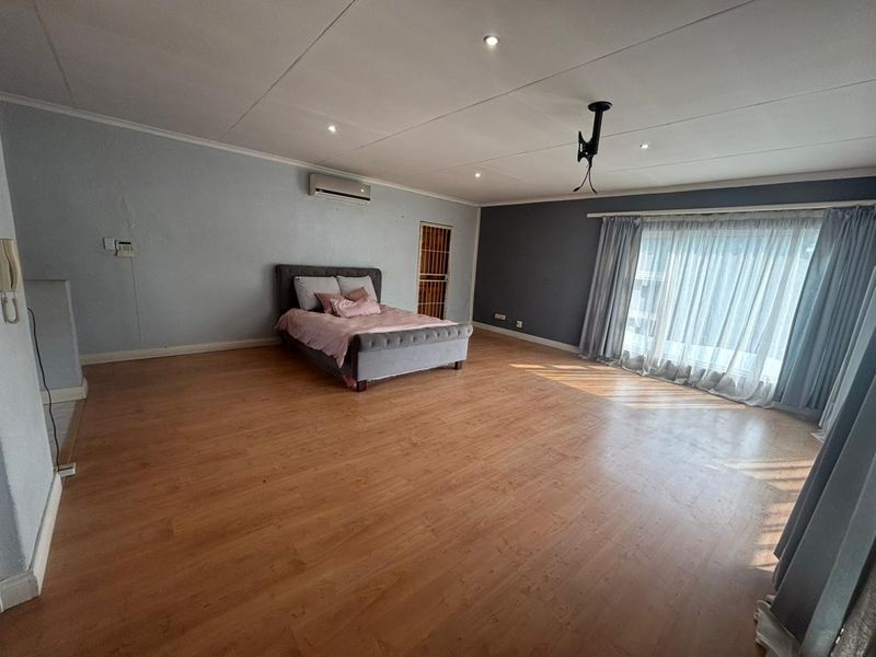 Spacious 4-bedroom, 3-bath home. - Photo 9