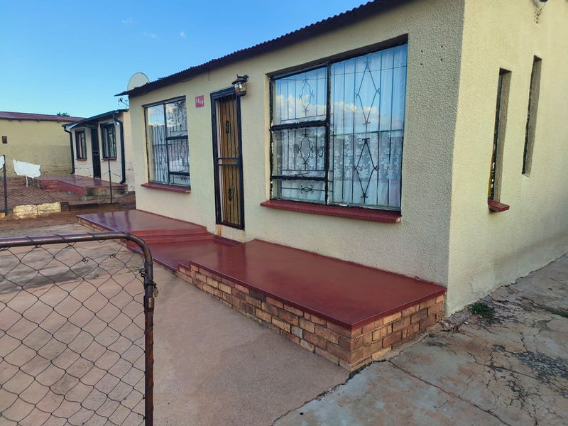 Two Bedroom House For Sale in Jouberton - Photo 1