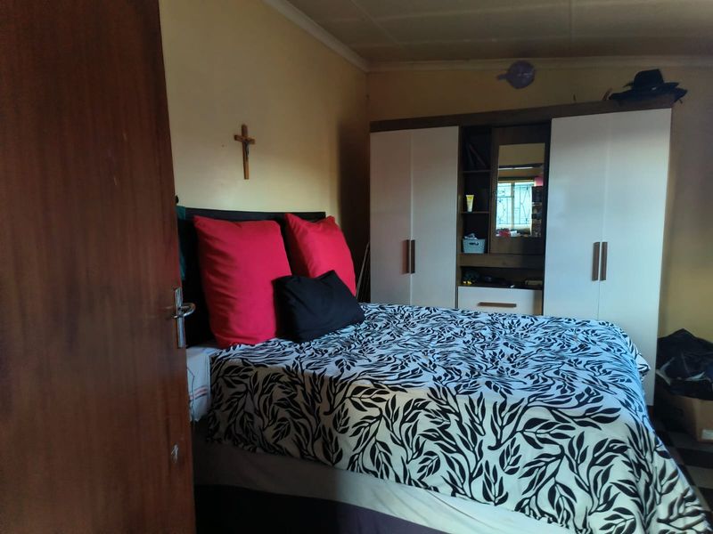 Two Bedroom House For Sale in Jouberton - Photo 8
