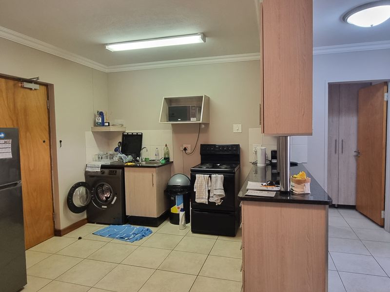 A glorious apartment with a view! - Photo 4