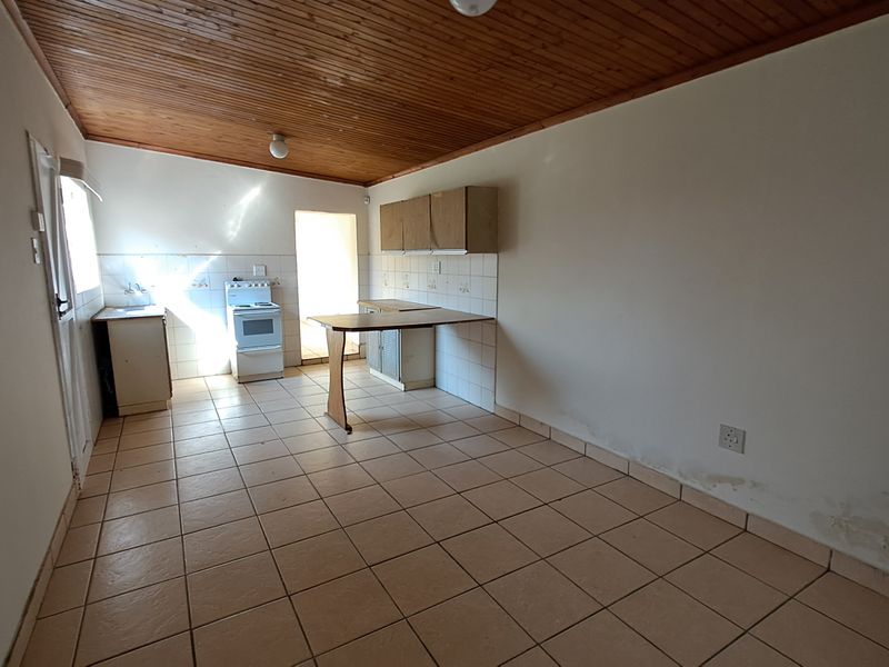 Family home with flatlet for sale - Photo 4