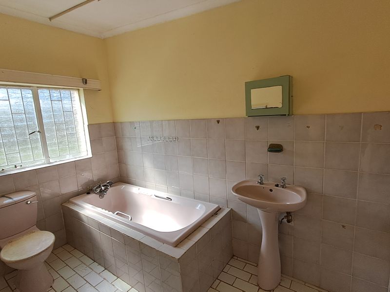 Family home with flatlet for sale - Photo 9