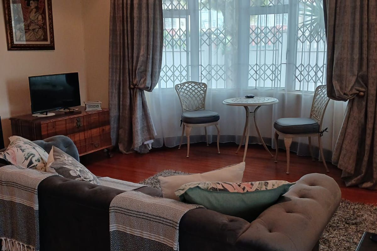 House with Studio Accomodation - Photo 5