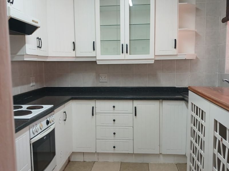 3 Bedroom Family Home - Moss rd - Photo 7