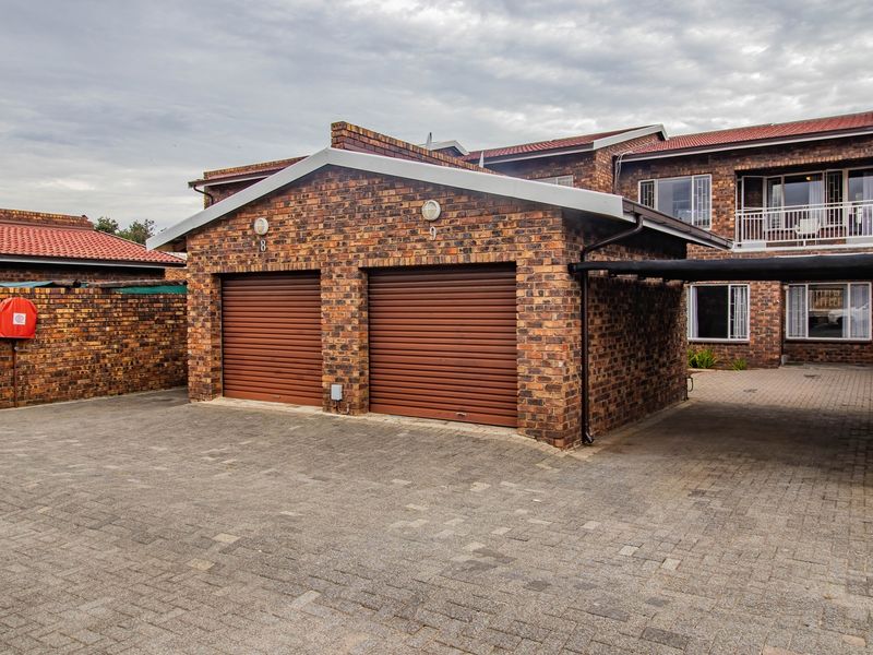 Modern Duplex with Pool & Secure Living - Photo 1