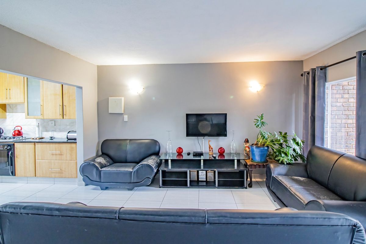 Modern Duplex with Pool & Secure Living - Photo 5
