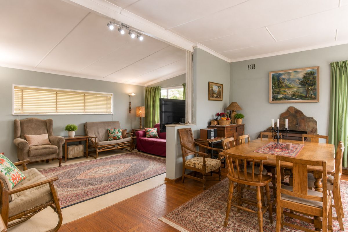 Dual Living, Solid Investment! - Photo 5